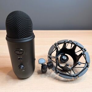 USB Microphone with Shock Mount - Black